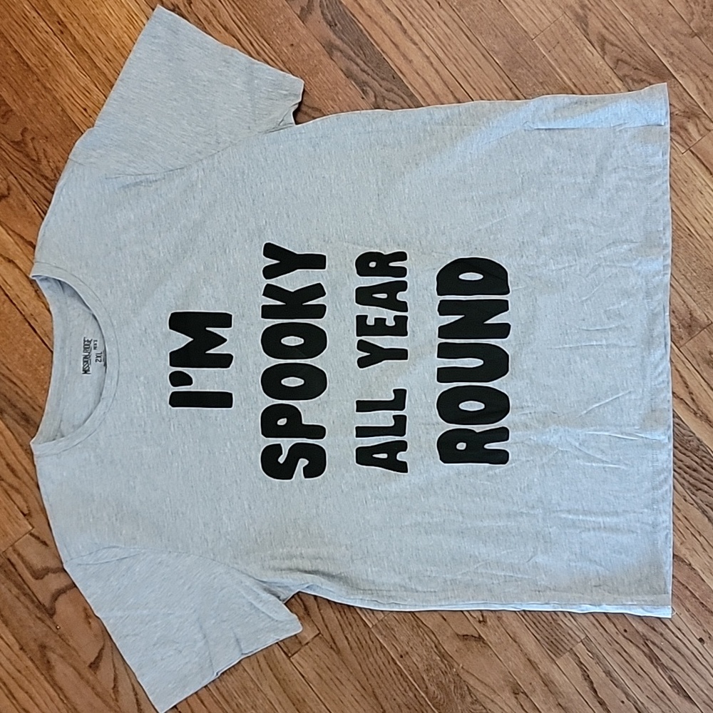 Mission Ridge Men's Gray/Black Graphic T-shirt "I'm spooky all year round
